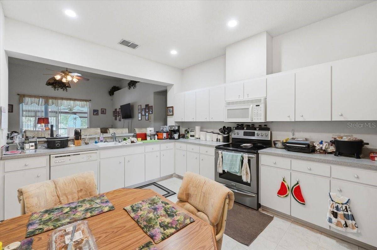 103 N 1ST ST, Eagle Lake, FL 33839