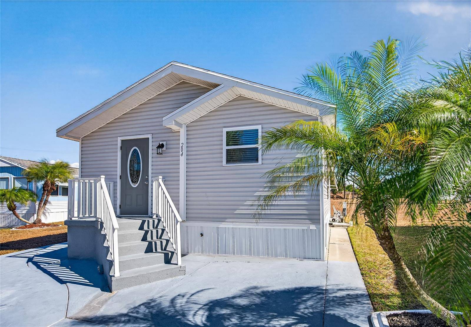 204 CROWN POINT DR, Nokomis, FL 34275