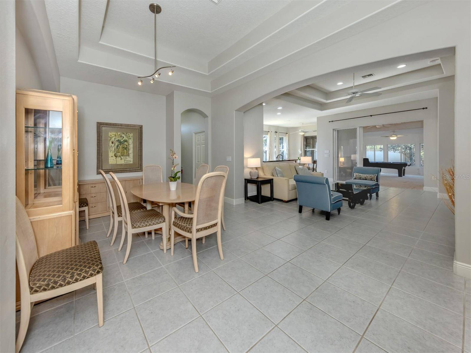 111 WAYFOREST DR, Venice, FL 34292