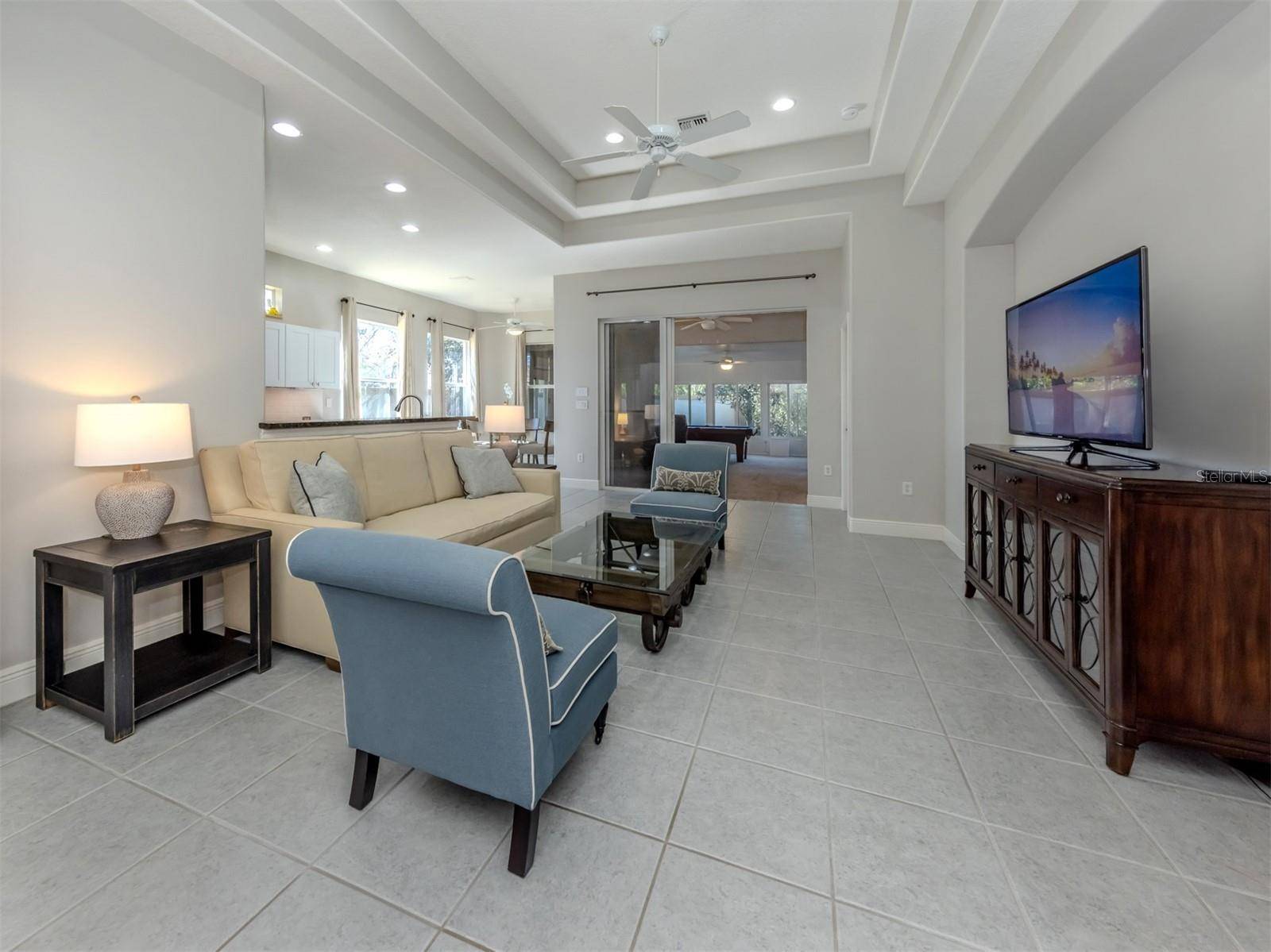 111 WAYFOREST DR, Venice, FL 34292