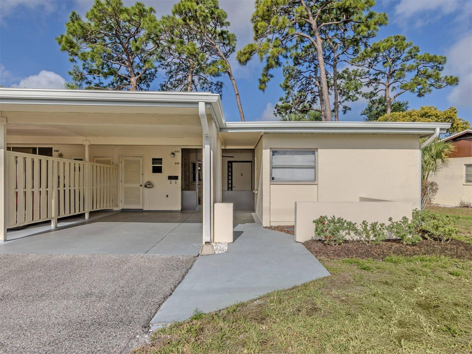 6108 GREEN VIEW DR #143, Sarasota, FL 34231