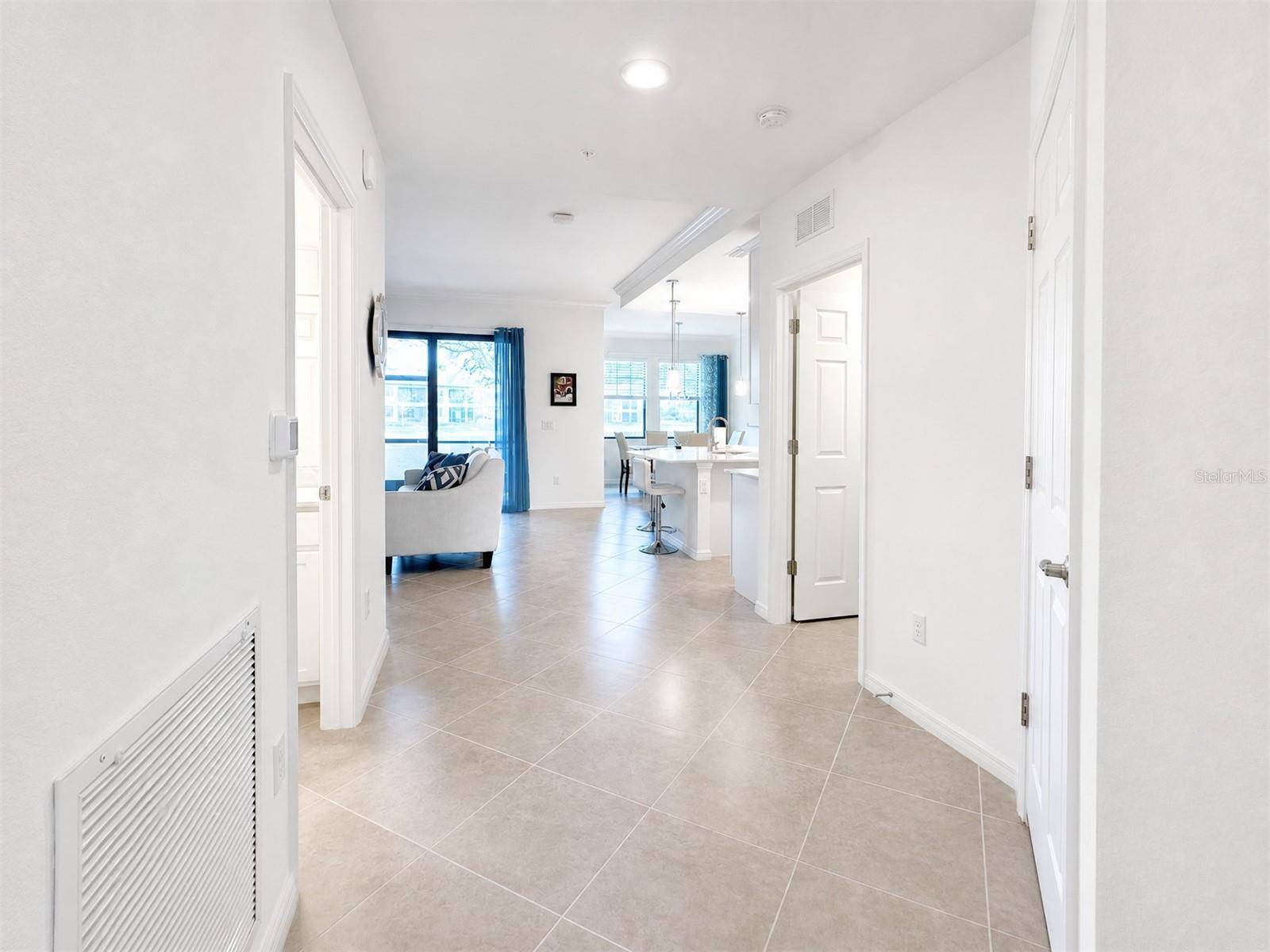 10054 CROOKED CREEK DR #102, Venice, FL 34293