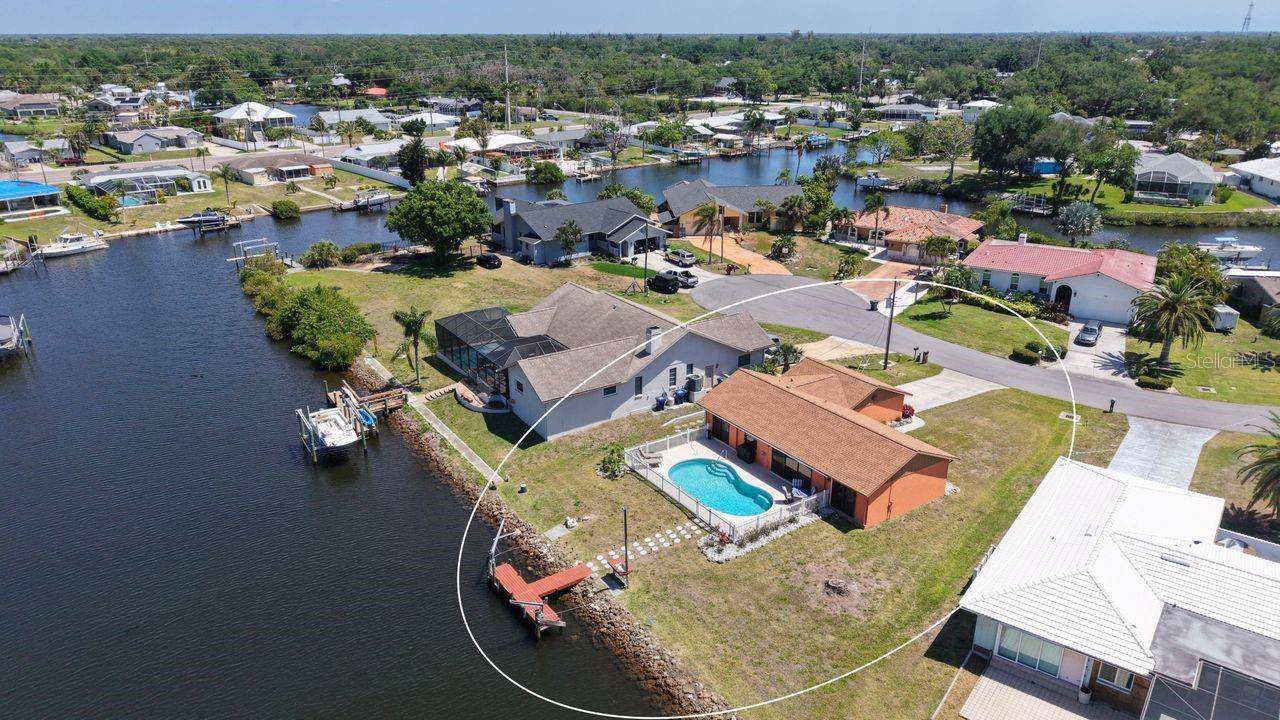 723 PORTIA ST N, Nokomis, FL 34275