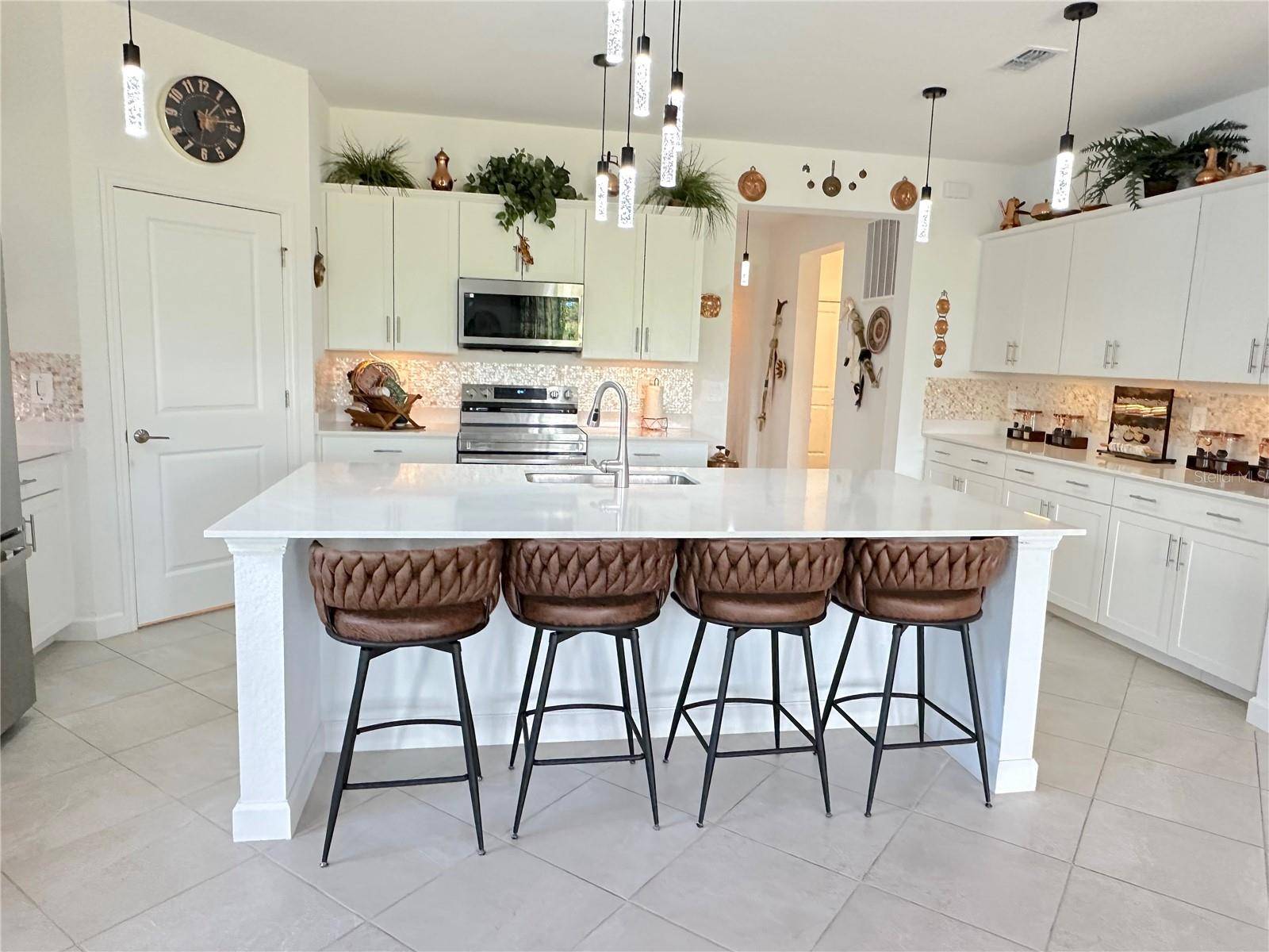8608 SAINT KITTS CIR, Englewood, FL 34224