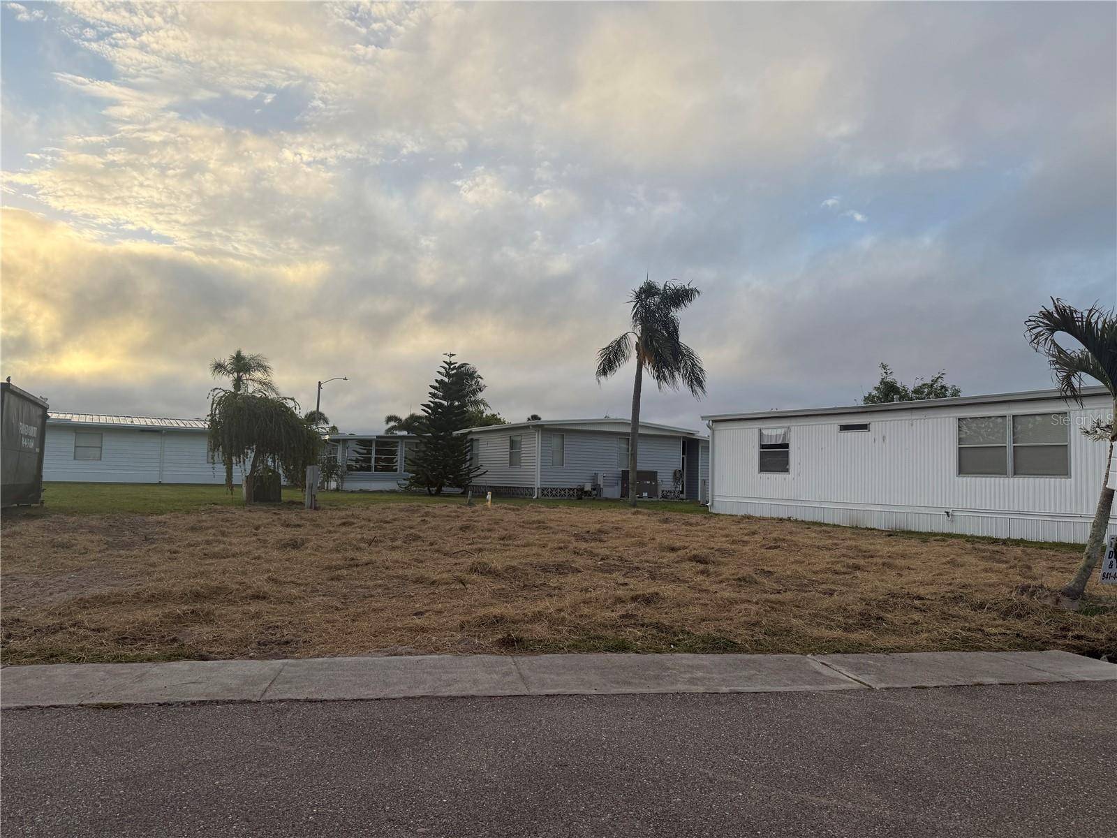 5621 SUNFLOWER RD, Venice, FL 34293