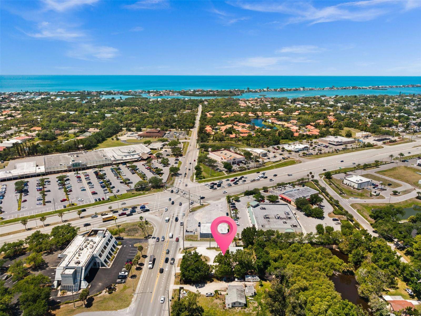 109 LAUREL RD E, Nokomis, FL 34275