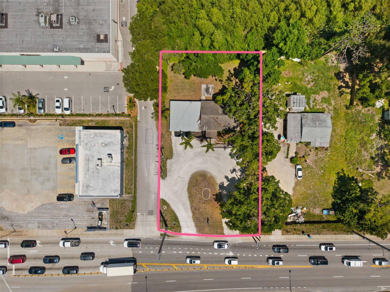 109 LAUREL RD E, Nokomis, FL 34275