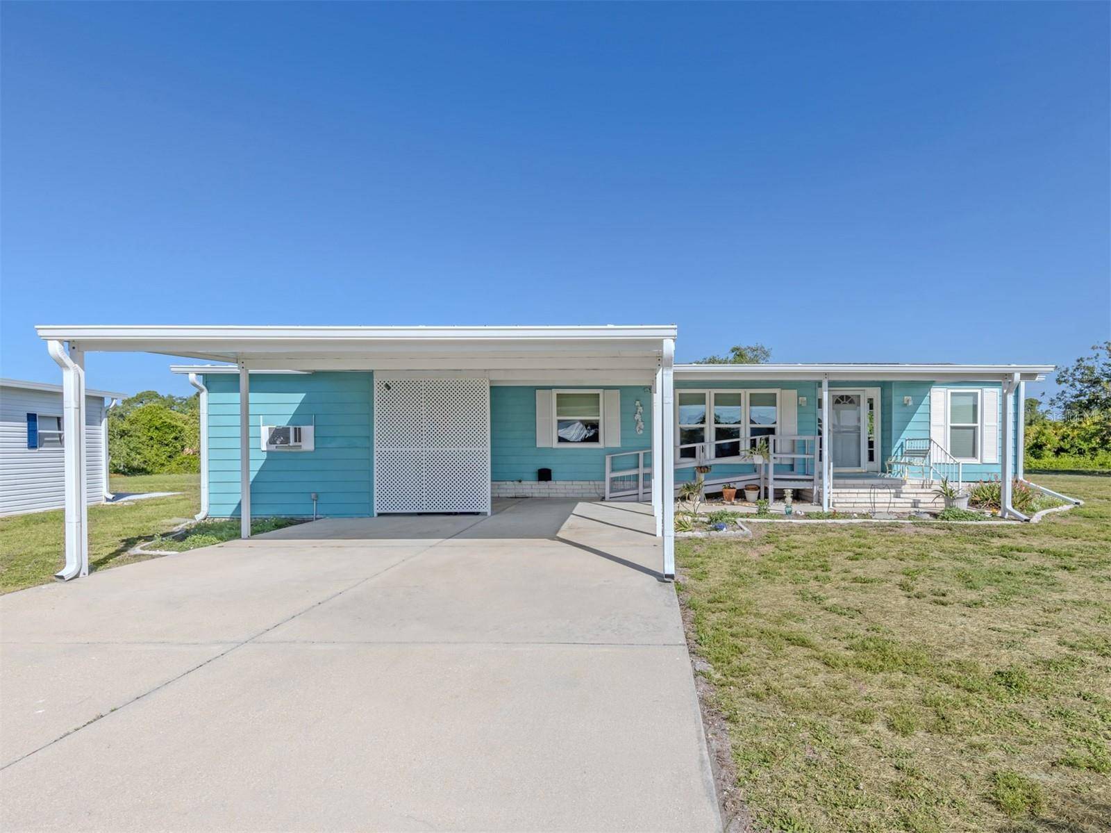 592 PORTSIDE DR, North Port, FL 34287