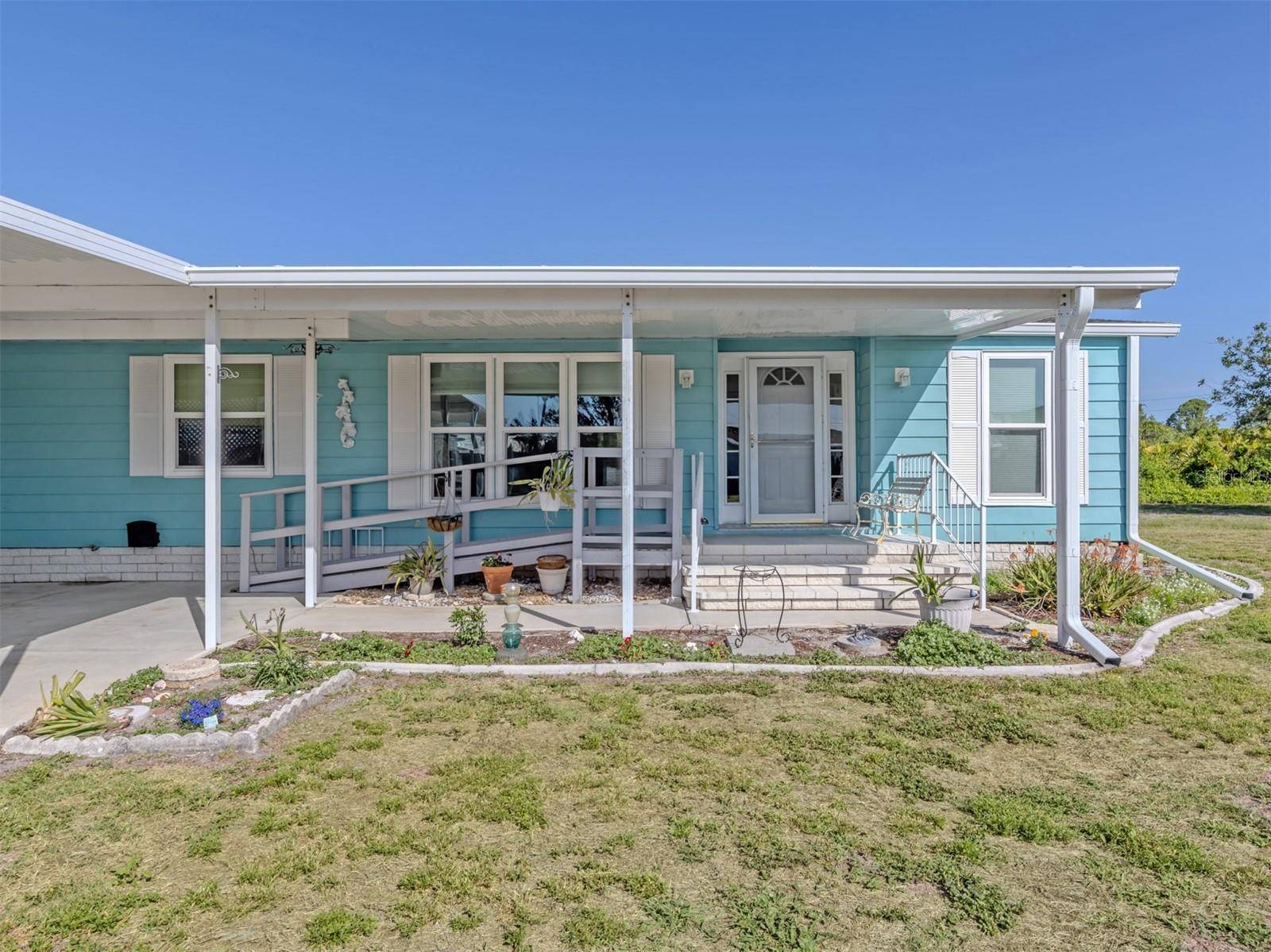 592 PORTSIDE DR, North Port, FL 34287