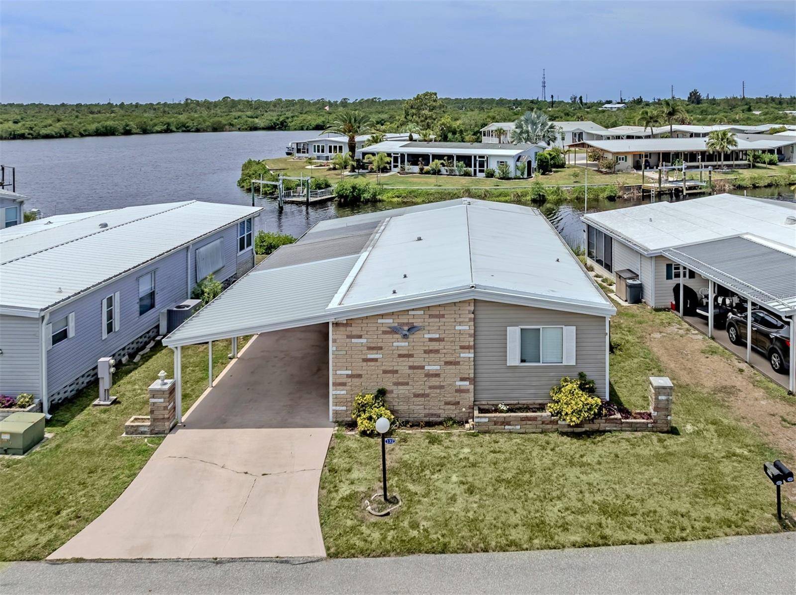 132 MARTINIQUE RD, North Port, FL 34287