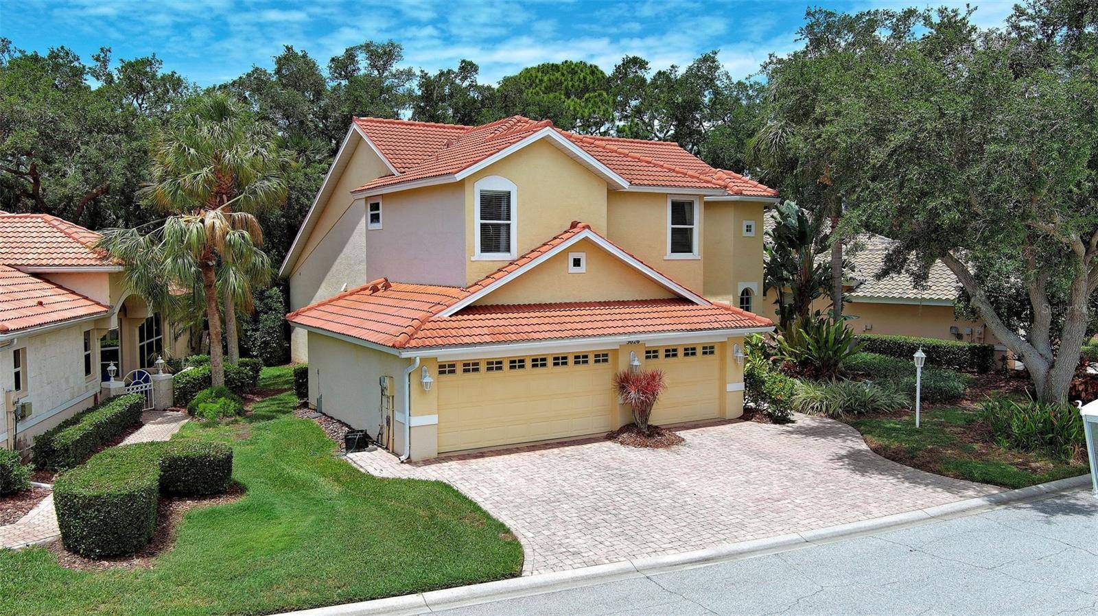 5026 HANGING MOSS LN, Sarasota, FL 34238
