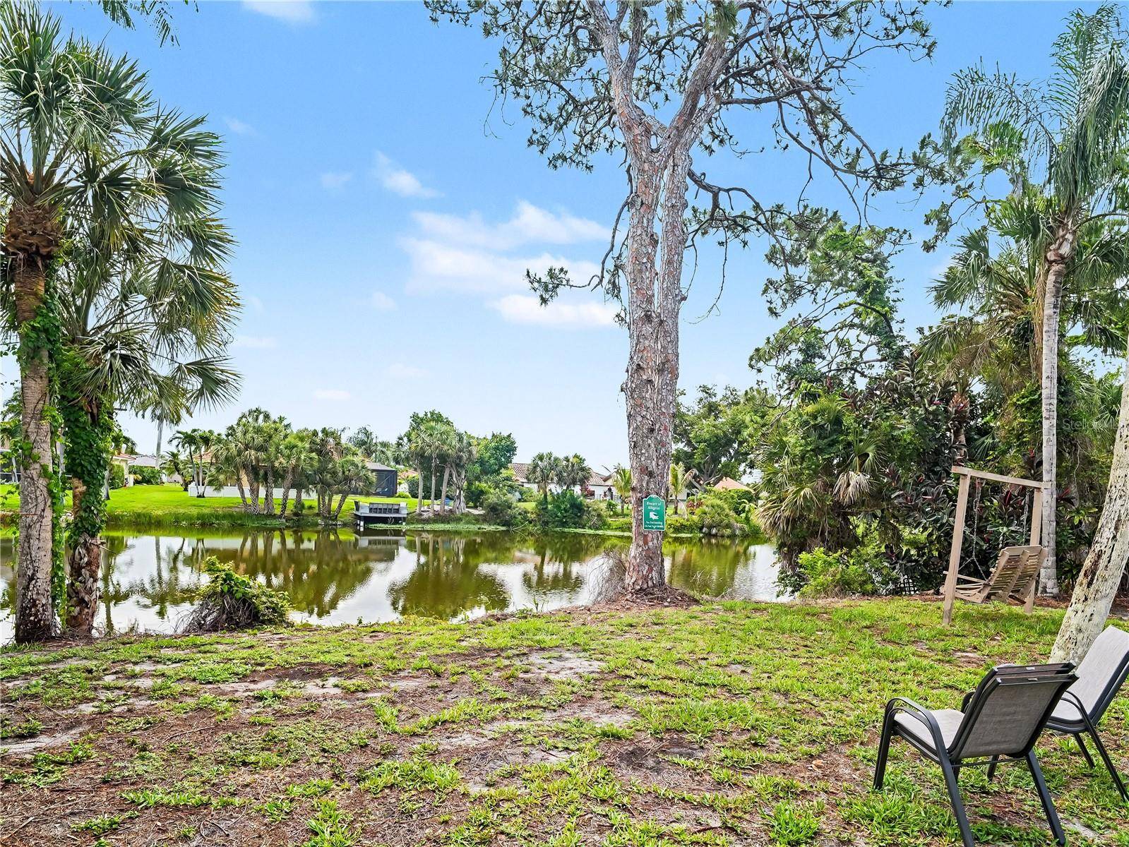 2320 LAKE SHORE DR, Nokomis, FL 34275
