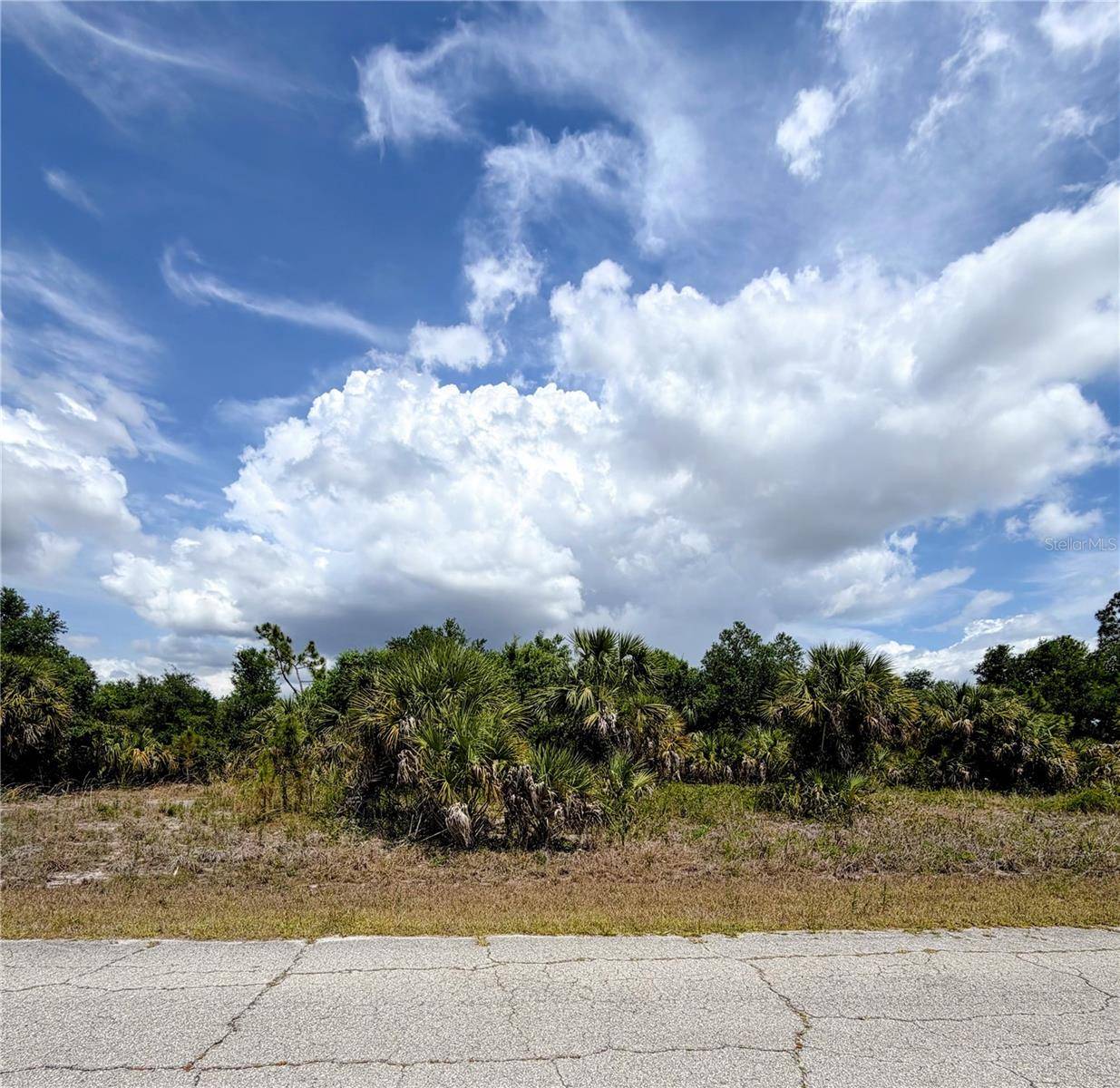 LONDON CIR, North Port, FL 34288