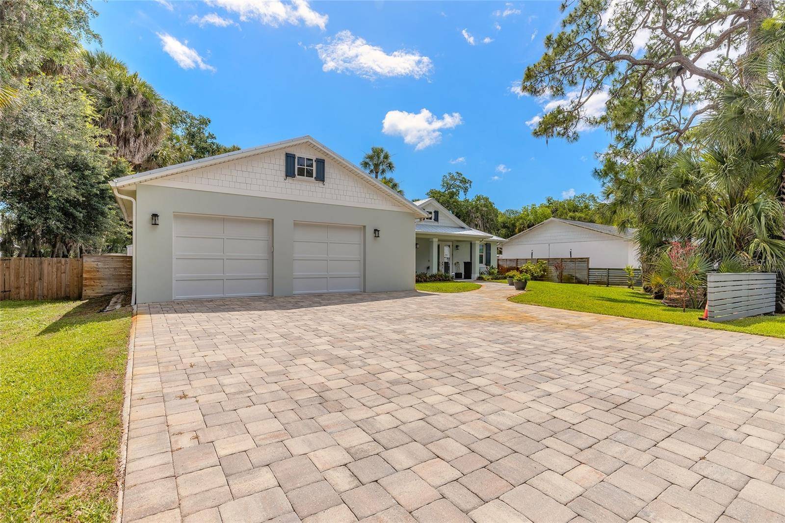 1107 S ORANGE ST, New Smyrna Beach, FL 32168