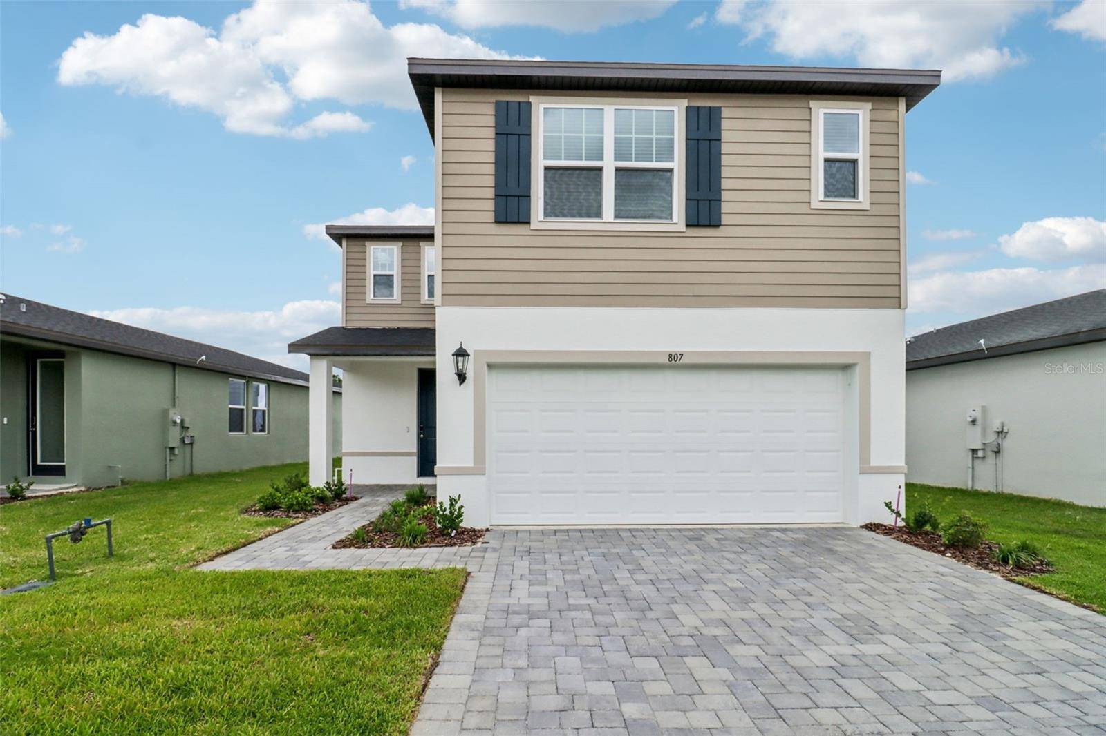807 SUNSHOWER DR, Lady Lake, FL 32159