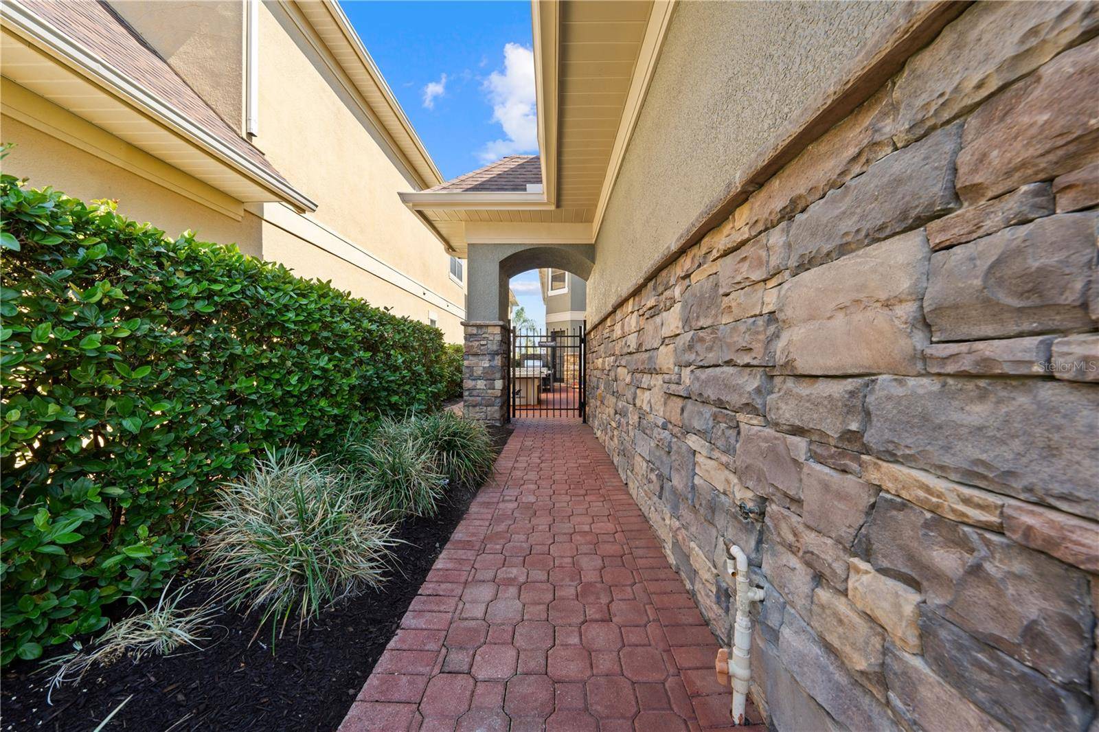 785 GOLDEN BEAR DR, Reunion, FL 34747