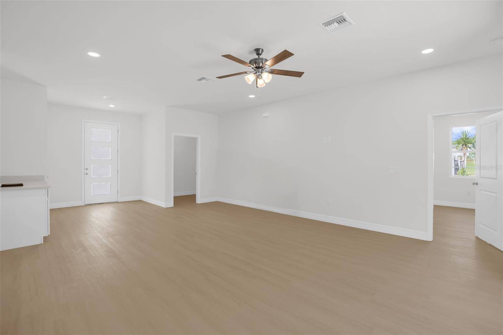 13311 MIDWAY AVE, Astatula, FL 34705