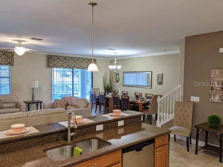 1524 MOON VALLEY DR, Davenport, FL 33896