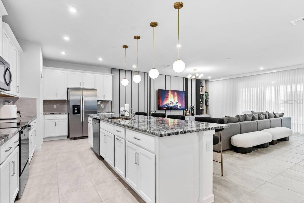 9179 BREEZE MIST TER, Davenport, FL 33897
