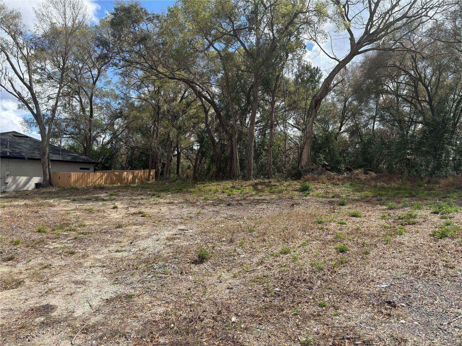 114 E CLEVELAND ST, Apopka, FL 32703