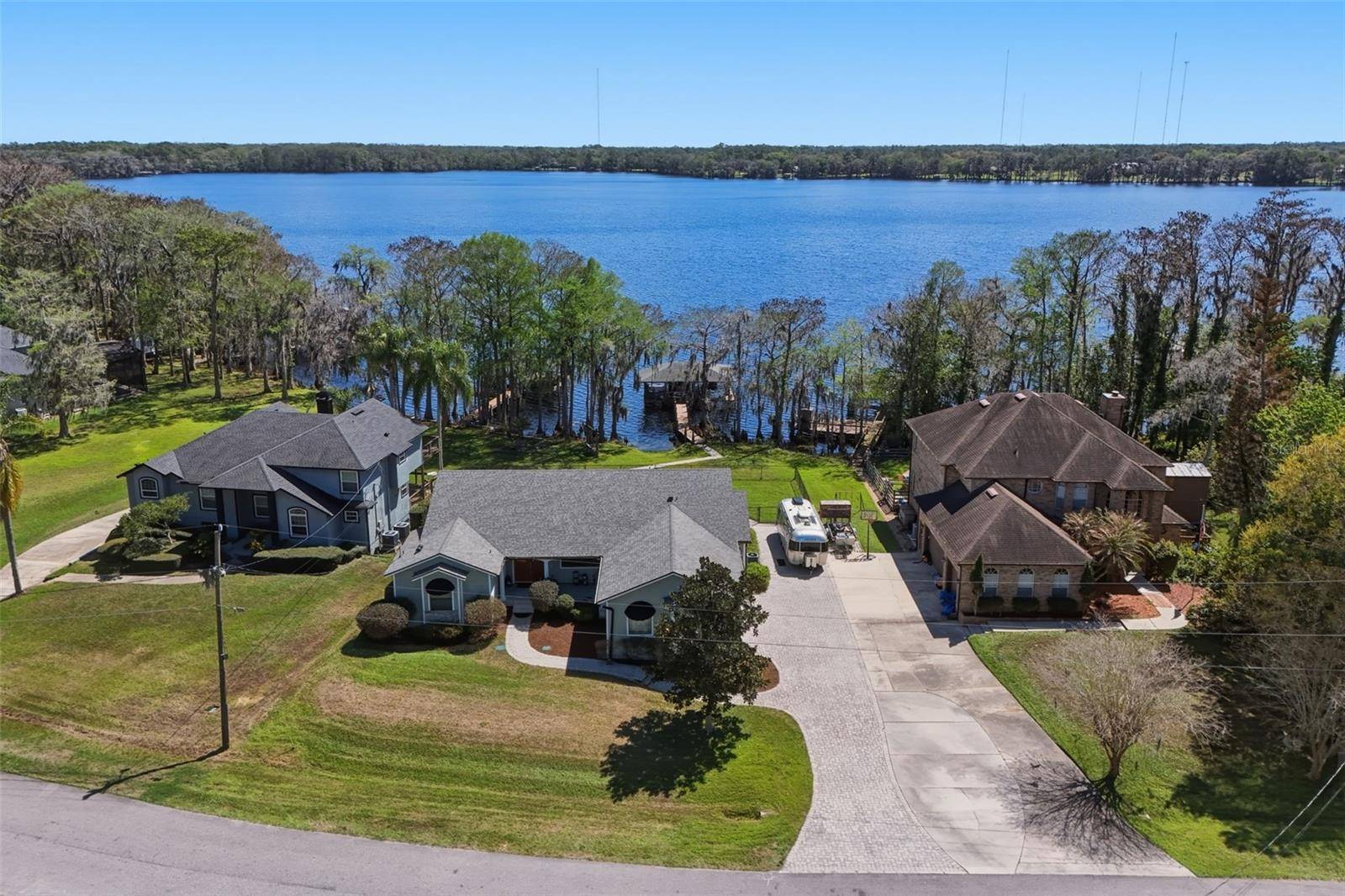 834 MILLSHORE DR, Chuluota, FL 32766