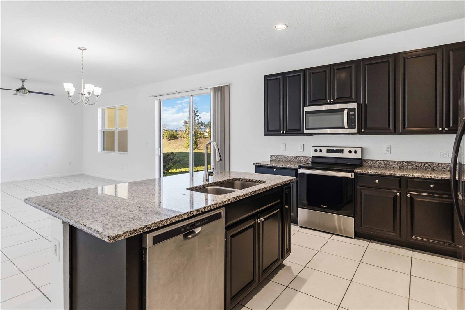 213 TRINITY RIDGE CIR, Davenport, FL 33897