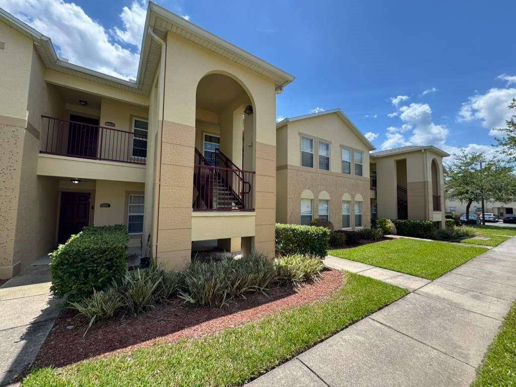 2866 CLUB CORTILE CIR #B, Kissimmee, FL 34746