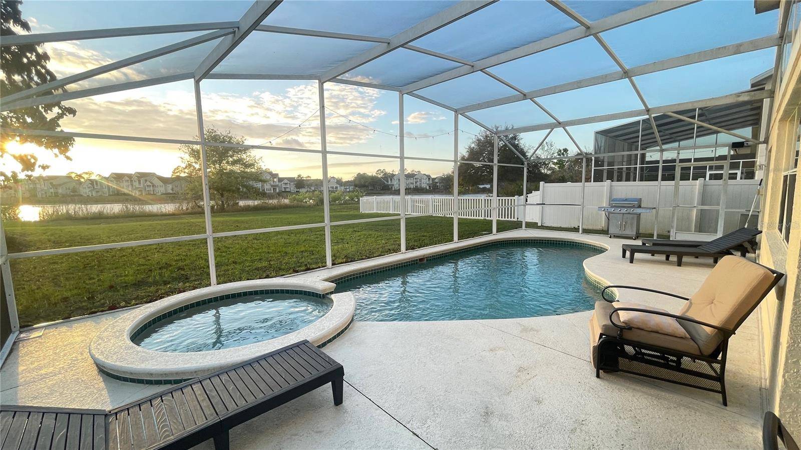 642 PINEWOOD DR, Davenport, FL 33896