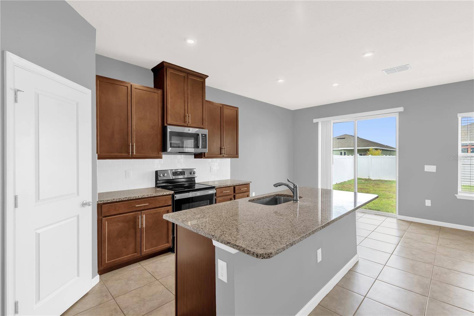 29307 MEADOWCROFT AVE, Wesley Chapel, FL 33544