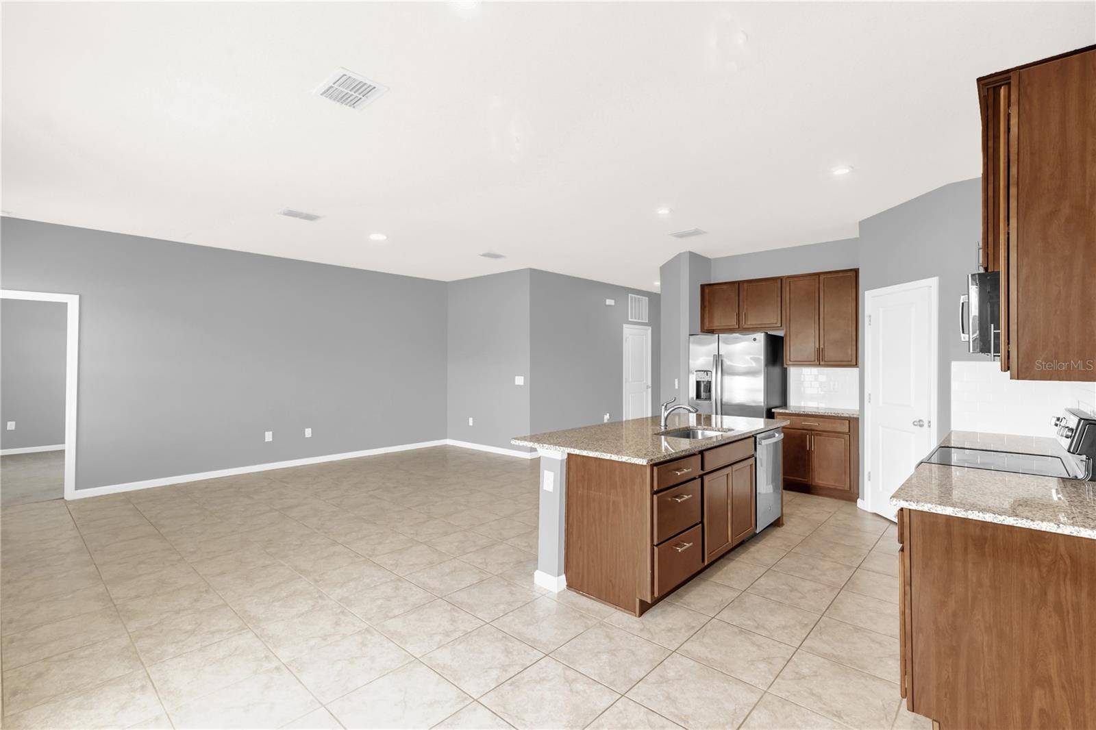29307 MEADOWCROFT AVE, Wesley Chapel, FL 33544