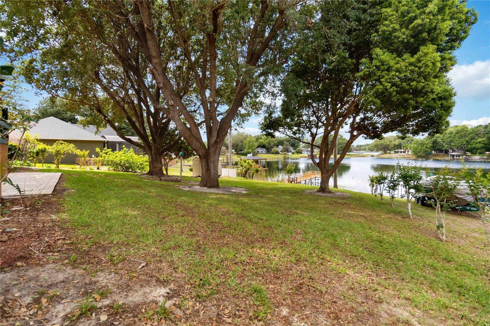9835 LAKESHORE DR, Clermont, FL 34711