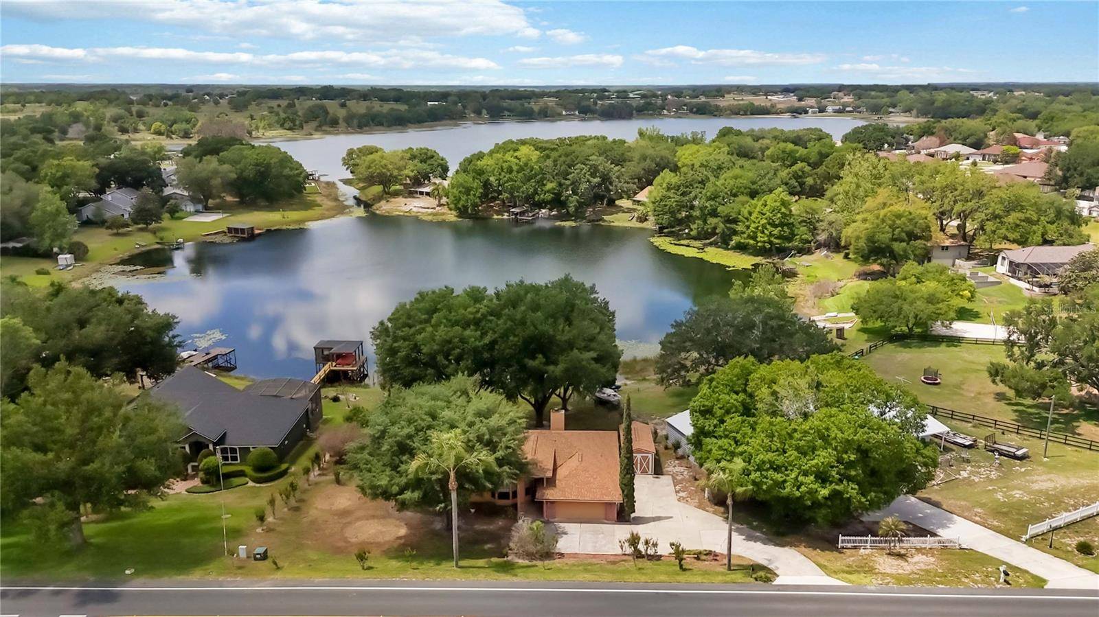 9835 LAKESHORE DR, Clermont, FL 34711