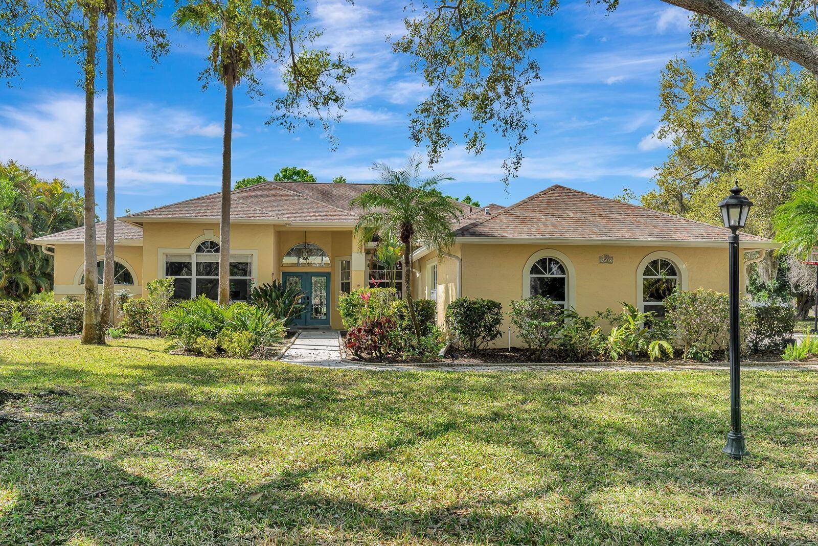 7212 N SERENOA DR, Sarasota, FL 34241