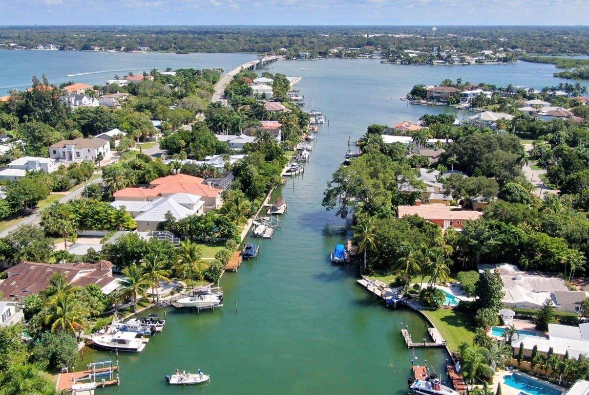 749 SIESTA DR, Sarasota, FL 34242