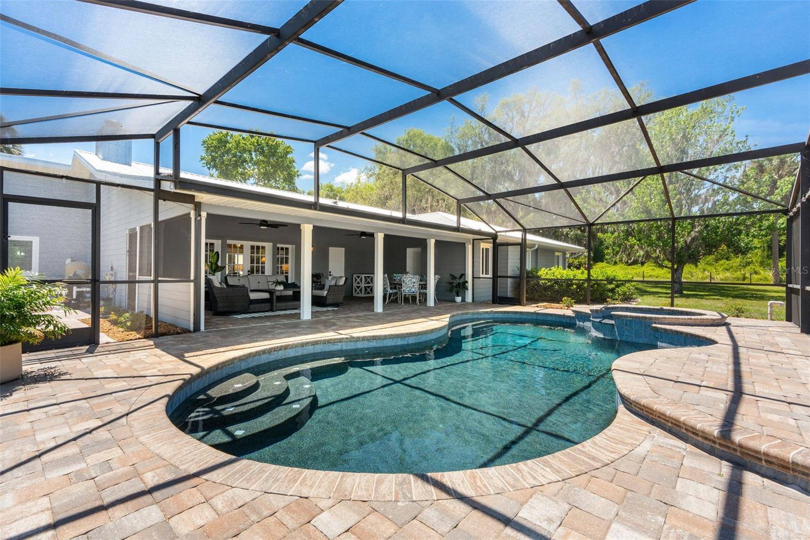 650 OLD MIMS RD, Geneva, FL 32732