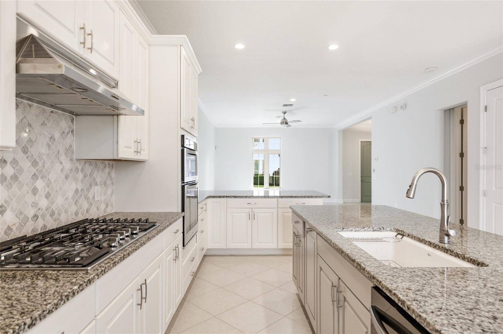 8807 FOUNTAIN PALM ALY, Winter Garden, FL 34787