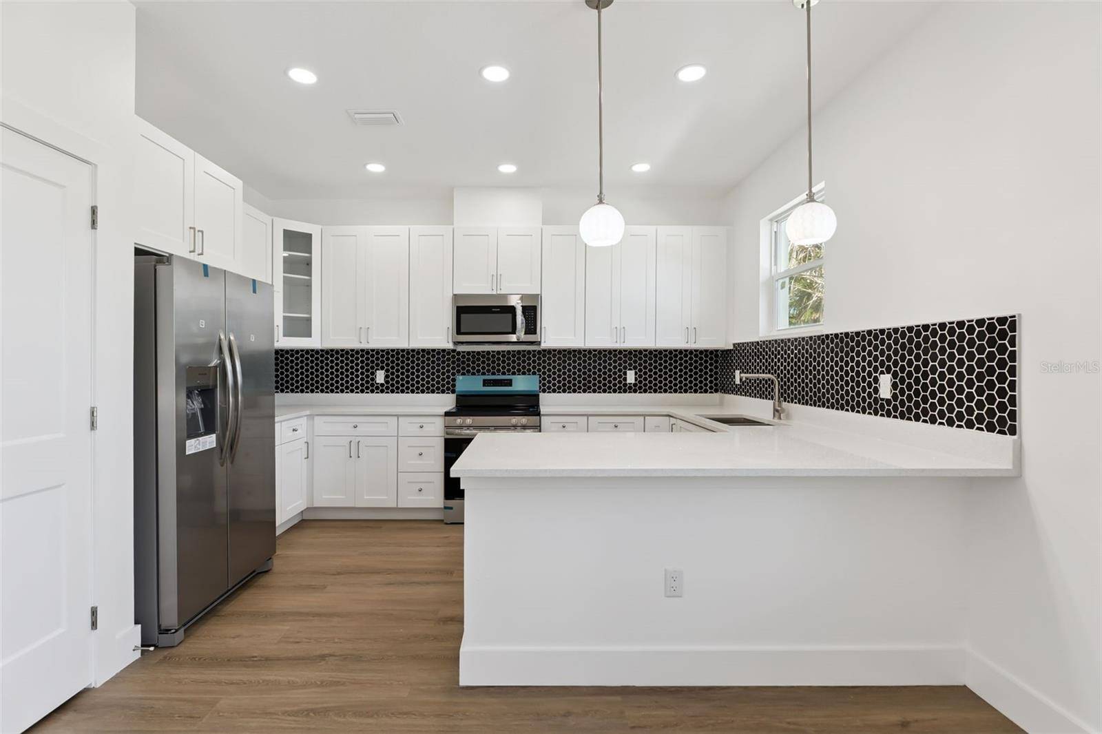 2713 SAN LUIS RD, Holiday, FL 34691
