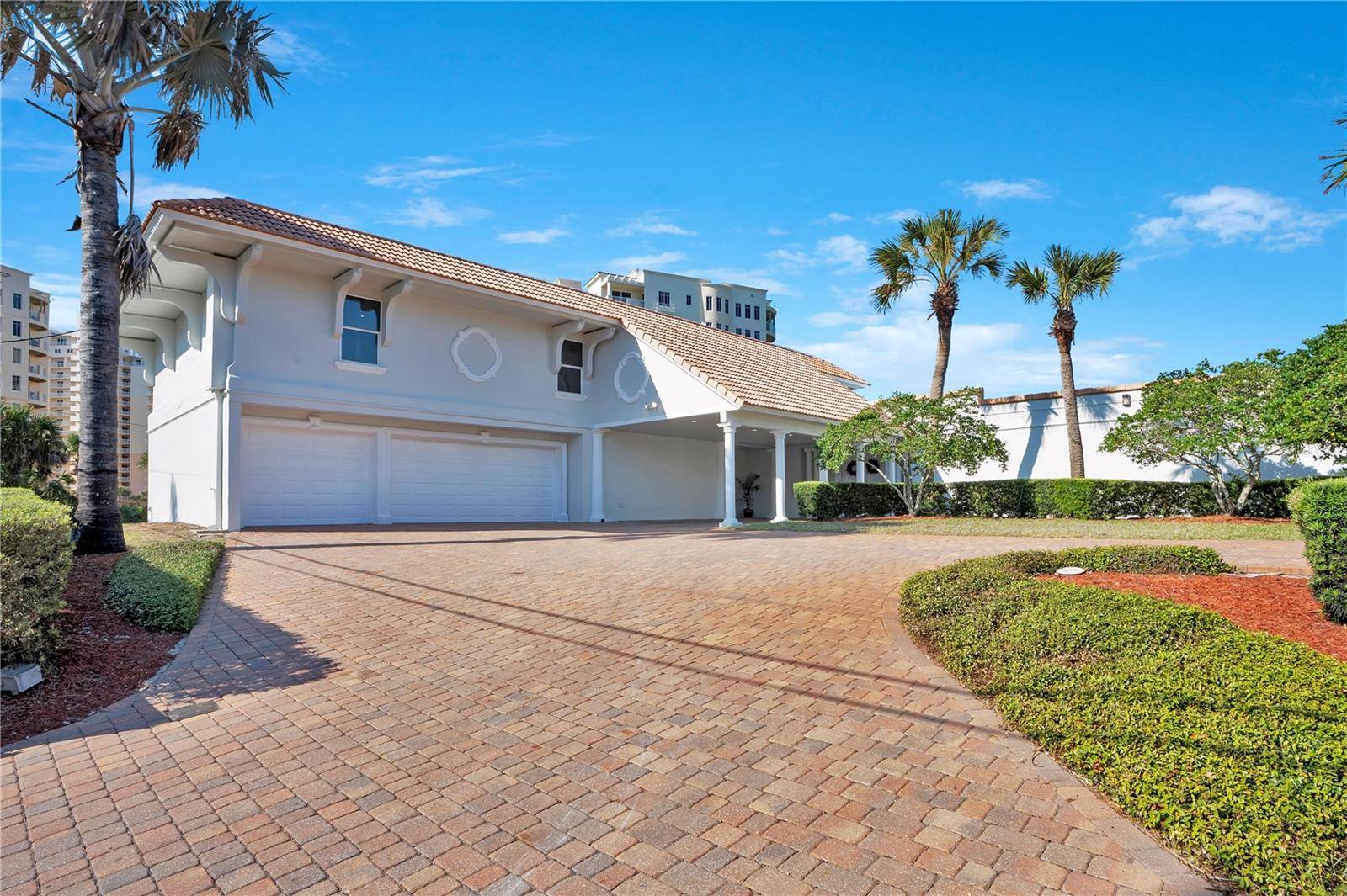 2117 OCEAN DR, New Smyrna Beach, FL 32169