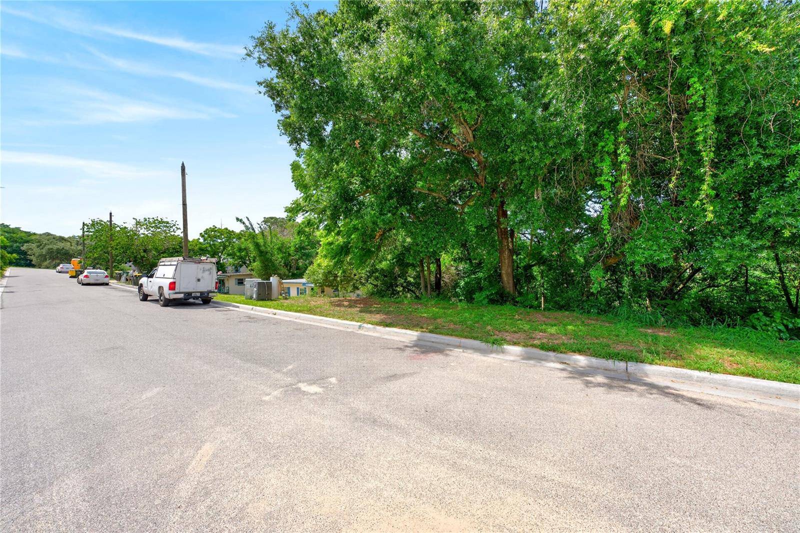 E MINNEOLA AVE, Clermont, FL 34711