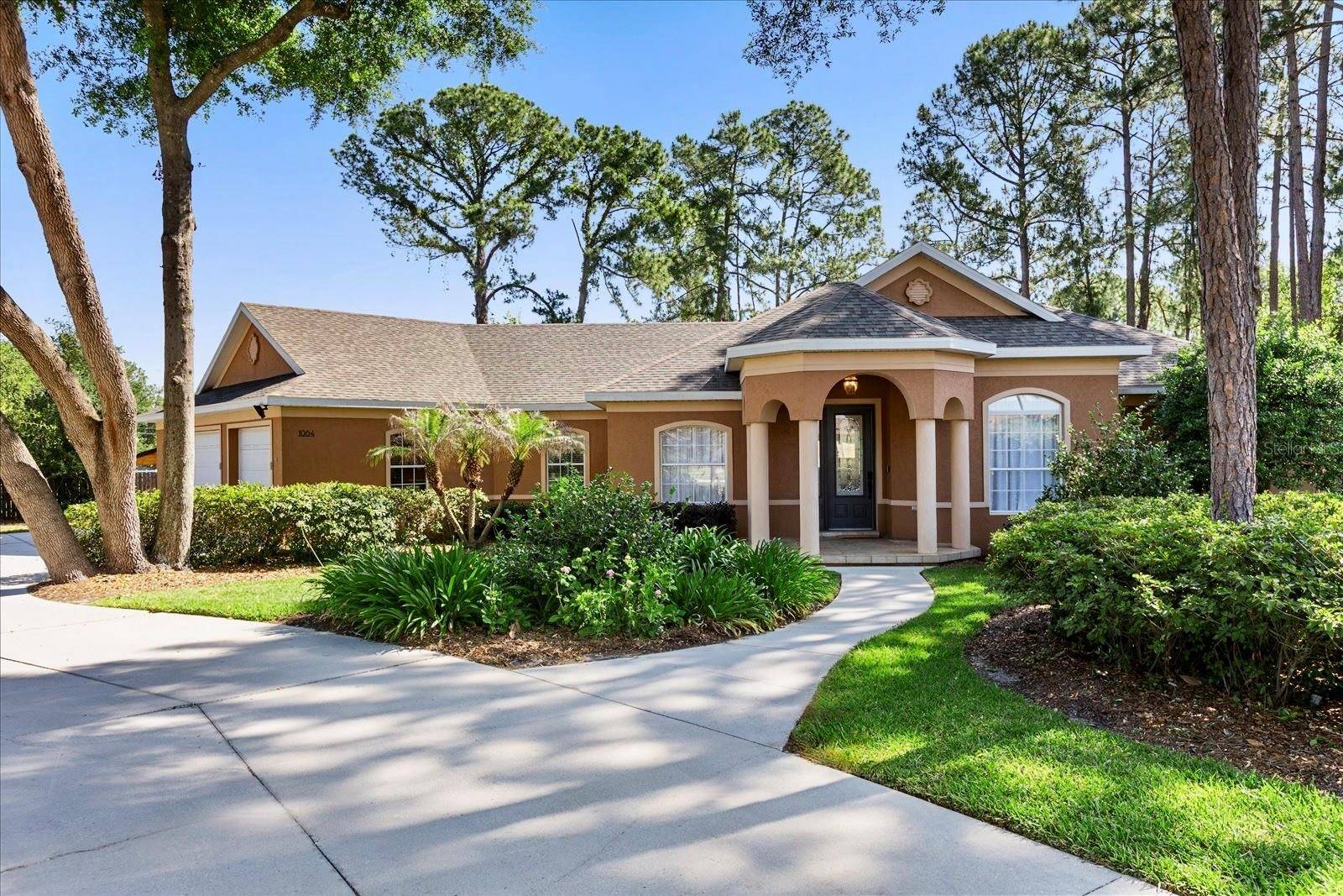 1064 CEASARS CT, Mount Dora, FL 32757