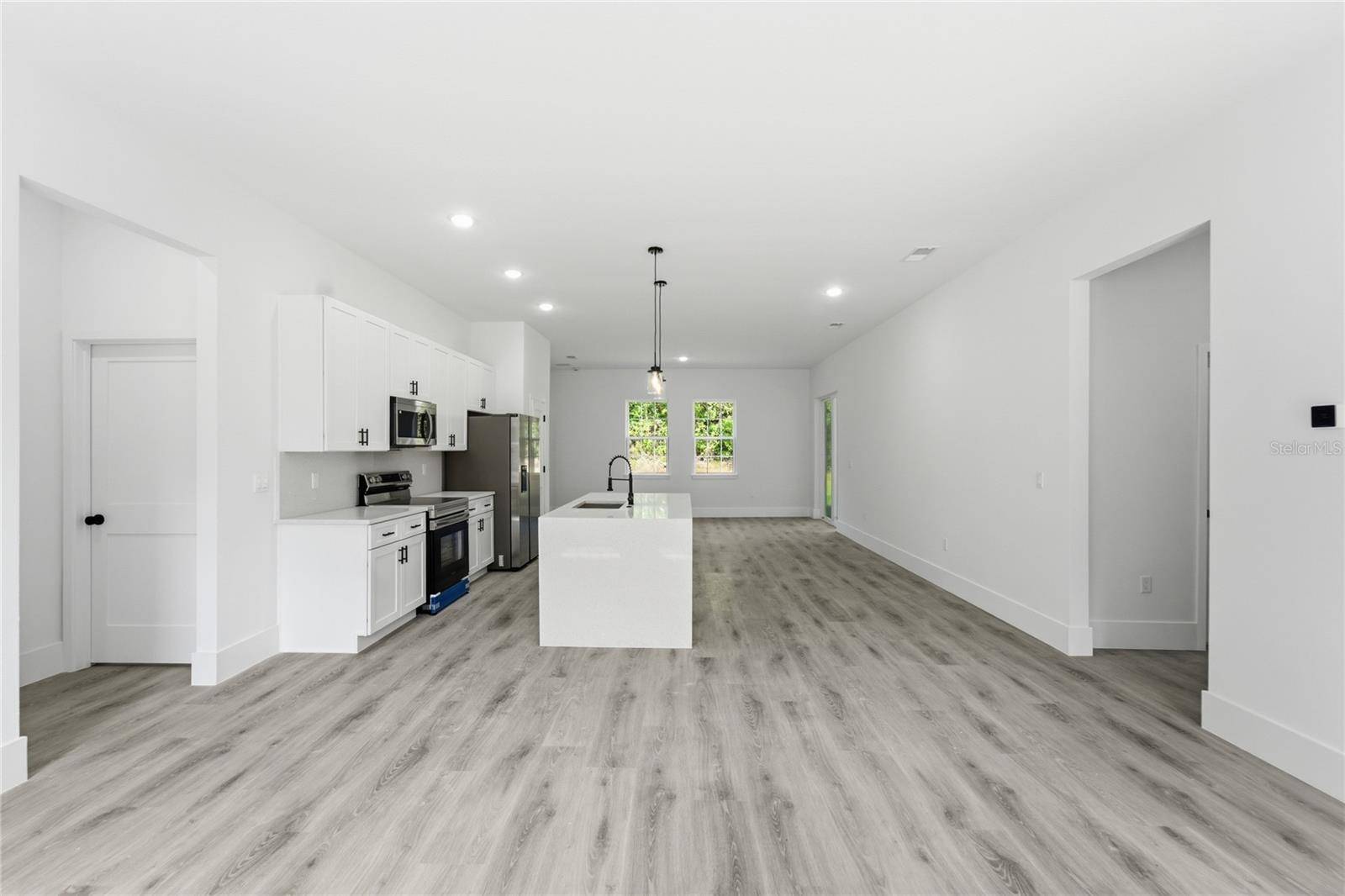 238 E CALDWELL DR, Dunnellon, FL 34434
