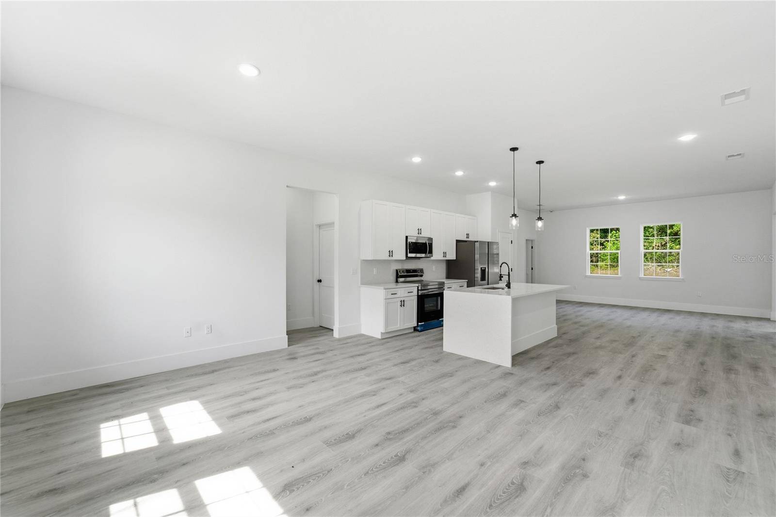 238 E CALDWELL DR, Dunnellon, FL 34434