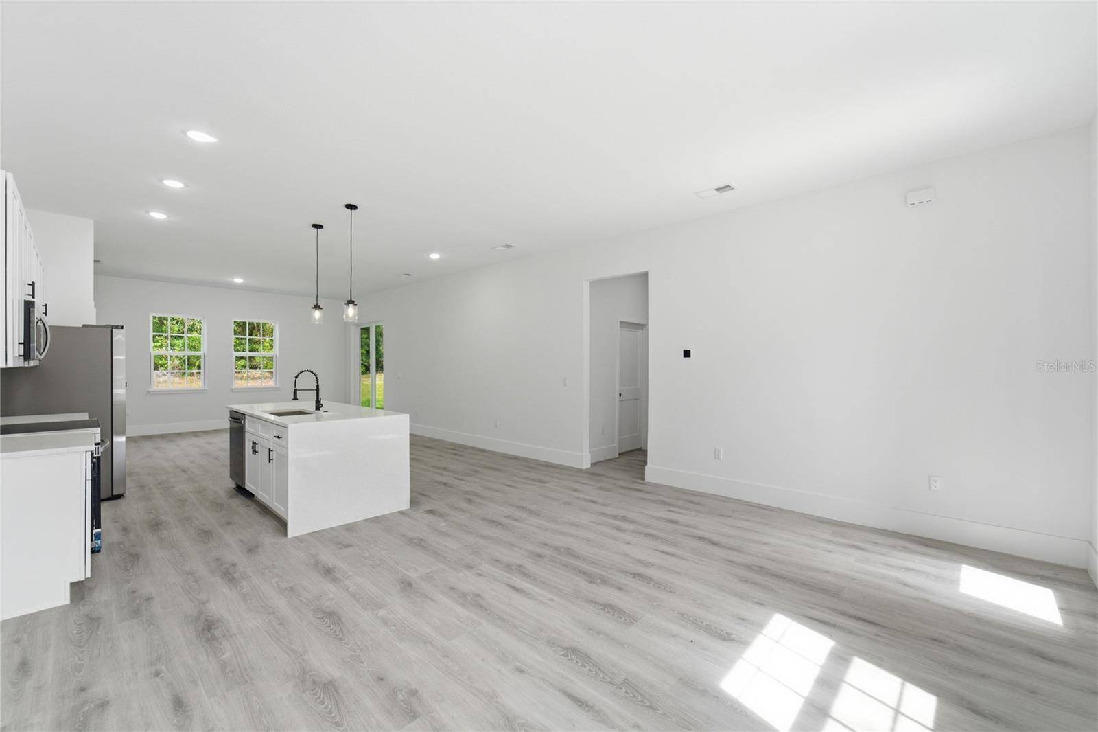 238 E CALDWELL DR, Dunnellon, FL 34434