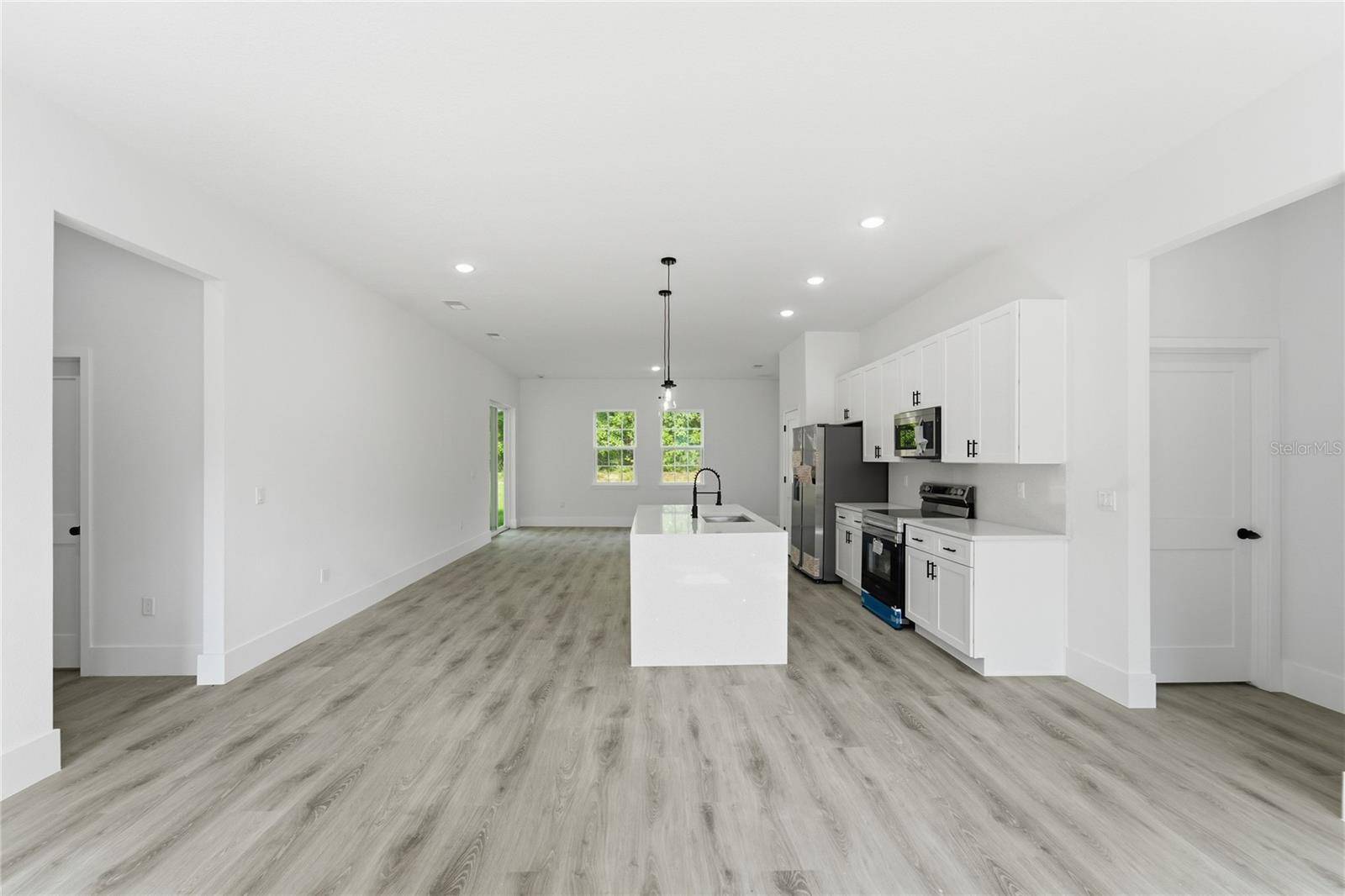 226 E CALDWELL DR, Dunnellon, FL 34434