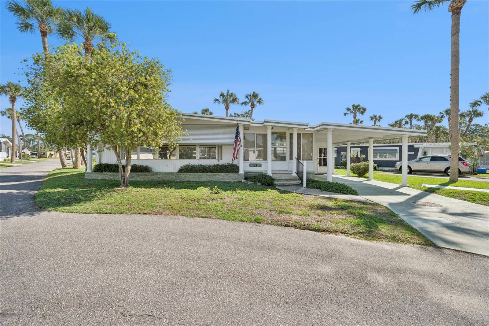 43 SABAL PALM CIR, Eustis, FL 32726