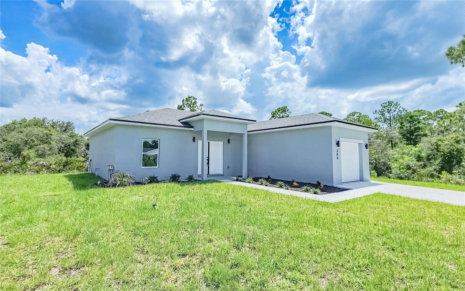 300 CASPIAN TERN AVE, Sebring, FL 33870