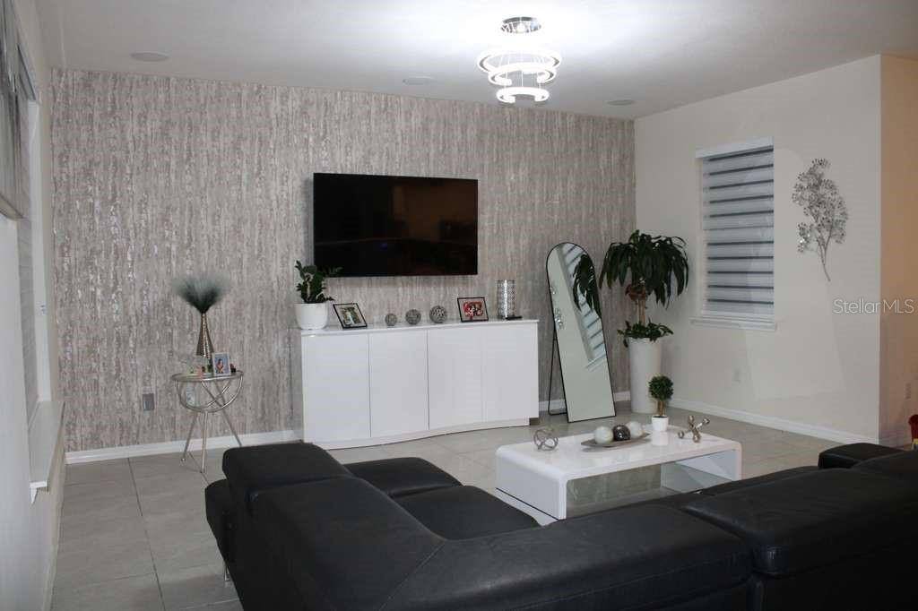 1723 FLOURISH AVE, Kissimmee, FL 34744
