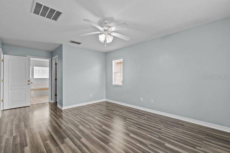 214 COMPASS ROSE DR, Groveland, FL 34736