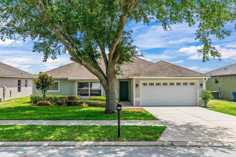 214 COMPASS ROSE DR, Groveland, FL 34736