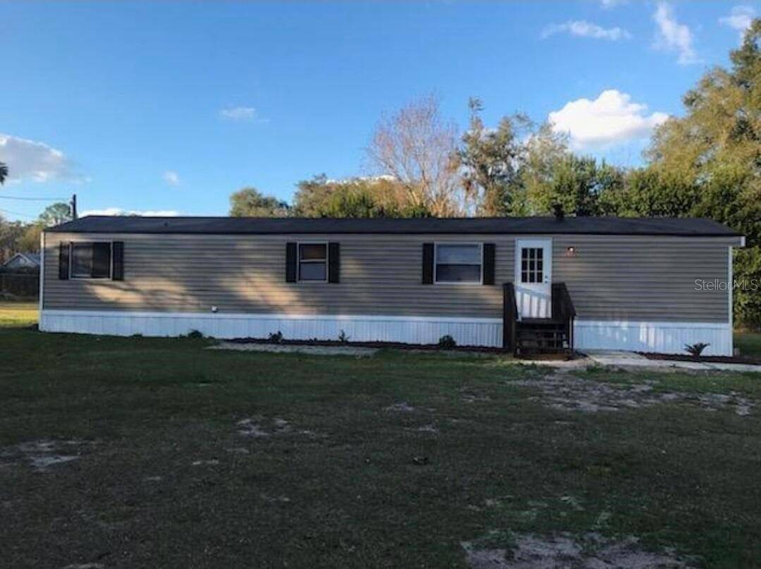 13585 SE 119TH ST, Ocklawaha, FL 32179